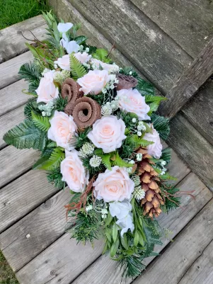 Ikebana na hrob